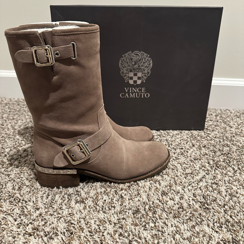 Vince Camuto VC Windy in Foxy Verona